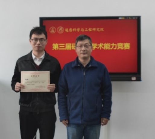 男人站在一起
描述已自动生成